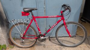 Giant escaper rouge 3 plateaux, 7vitesses 26pouces