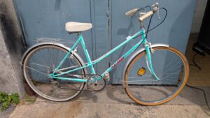 Raleigh bleu 5 vitesses, 26 pouces