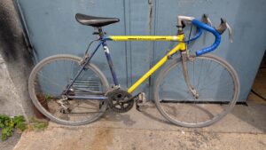 vélos course bleu/jaune 26pouces