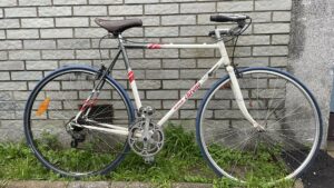 Decathlon chrono blanc - 28 pouces