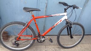 BH Supra rouge et blanc - 28 pouces