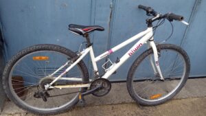 B'twin Rockrider 5.0 blanc - 24 pouces